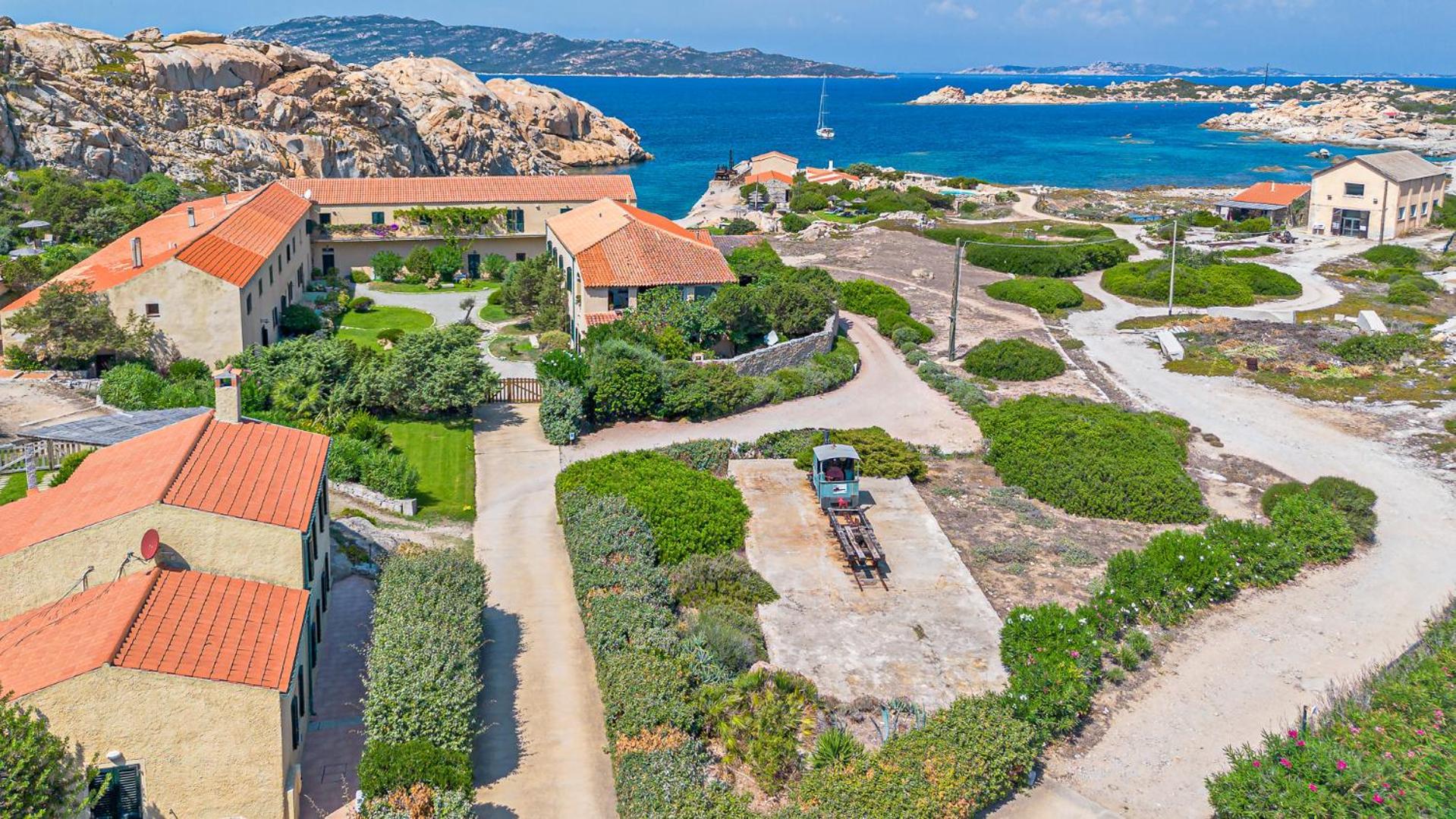 Principe E Principessa Della Cava - Sul Mare La Maddalena (Sassari)